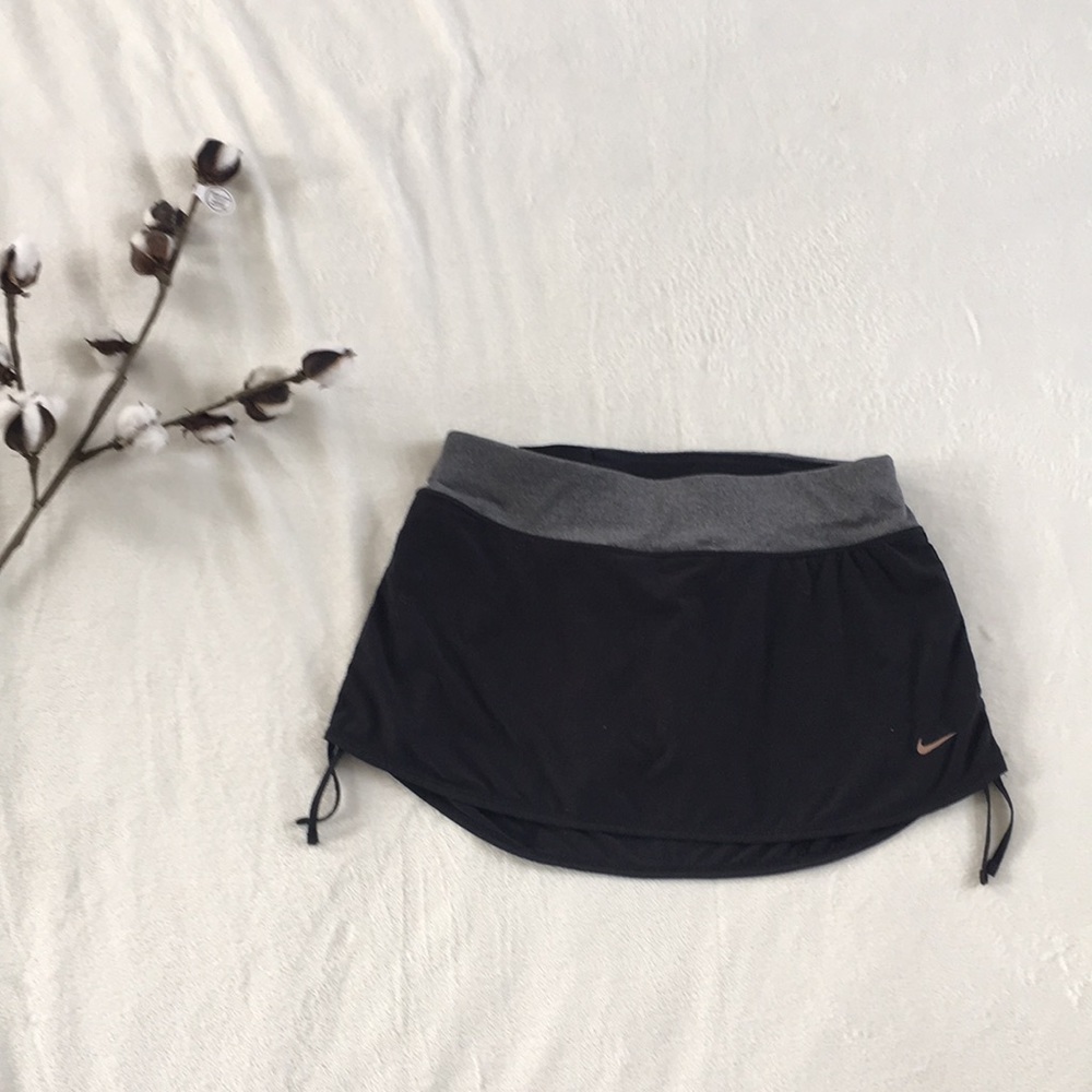 Nike Dri-fit run, golf, tennis skort Small